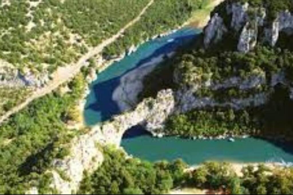 Villa La O'Liso Gorges De L'Ardeche Salavas Exterior foto